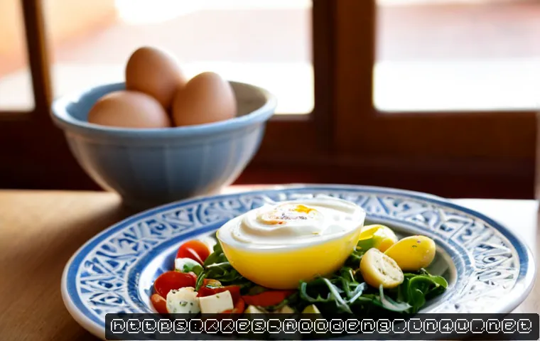 식품에서의 유화제 사용 - Photorealistic close-up of a Spanish-style breakfast table showing a small glass bowl of smooth mayo...